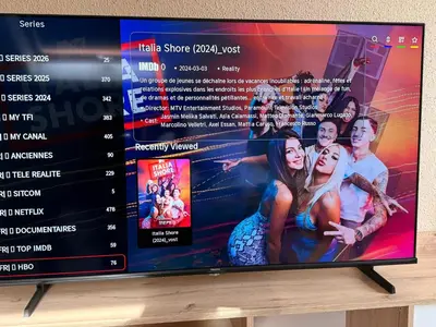 Télévision ou salle de divertissement dans l'établissement Appartement jacuzzi et spa étoile Mystérieuse