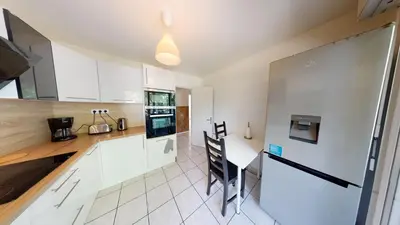 Cuisine ou kitchenette dans l'établissement Appartement F4 refait proche université
