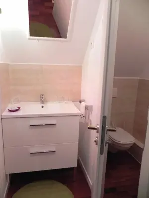 Salle de bains dans l'établissement Au Coeur Du Vignoble