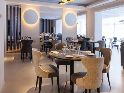 Restaurant ou autre lieu de restauration dans l'établissement Hotel Restaurant & Spa Verte Vallée