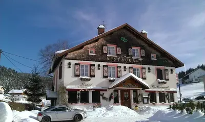 L'établissement Hôtel La Vallée en hiver