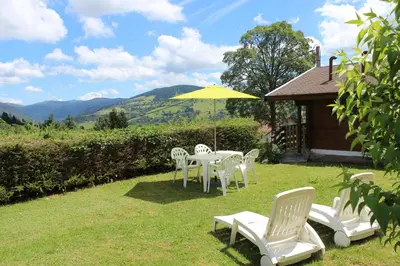 Vue générale sur la montagne ou vue sur la montagne depuis le chalet