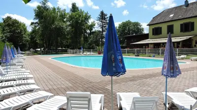 Piscine de l'établissement Camping Les Lupins ou située à proximité
