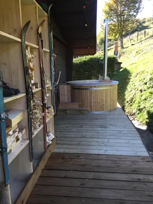 Jardin de l'établissement Chalet Le Vintage