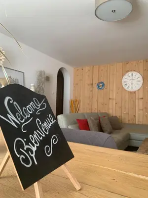 Coin salon dans l'établissement Les Hirondelles
