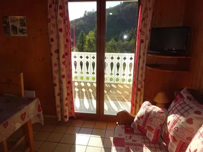 Vue générale sur la montagne ou vue sur la montagne depuis le chalet