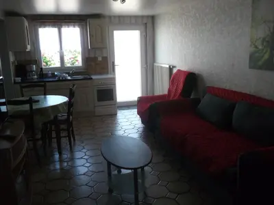 Cuisine ou kitchenette dans l'établissement Gite les Rosiers