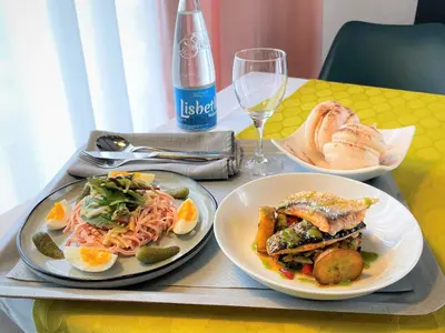 Nourriture dans l'hôtel ou à proximité