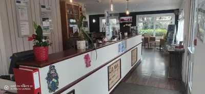 Restaurant ou autre lieu de restauration dans l'établissement Kyriad Mulhouse Est - Lutterbach