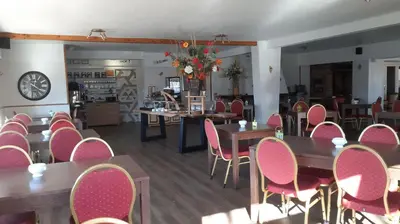 Restaurant ou autre lieu de restauration dans l'établissement Hotel De La Route Verte
