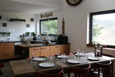 Cuisine ou kitchenette dans l'établissement Gite Le chataignier