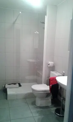 Salle de bains dans l'établissement Cavalerie