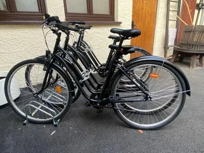 Vélo sur le terrain de l'établissement Suites Residences Spa ou dans les environs