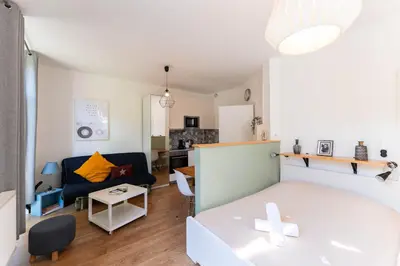 Cuisine ou kitchenette dans l'établissement Colmar Historic Center - BELLE ALSACE - Studio 1 Terrasse - BookingAlsace