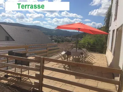 Vue générale sur la montagne ou vue sur la montagne depuis l'appartement
