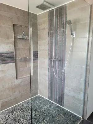 Salle de bains dans l'établissement Les Jacynthes