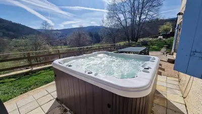 Vue générale sur la montagne ou vue sur la montagne depuis l'appartement