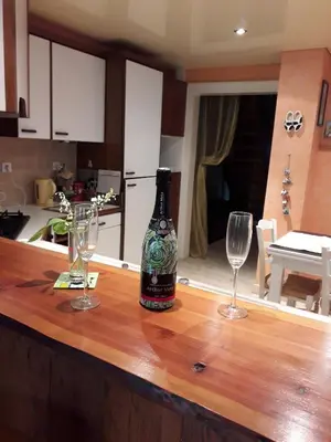Cuisine ou kitchenette dans l'établissement Gite