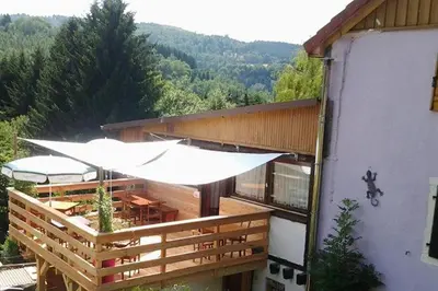 Vue générale sur la montagne ou vue sur la montagne depuis la maison d'hôtes