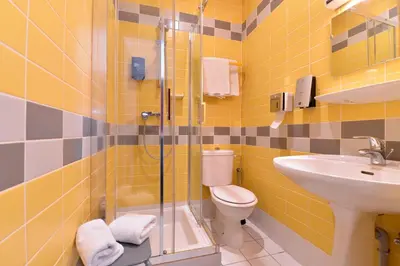 Salle de bains dans l'établissement Hotel Restaurant Dontenville