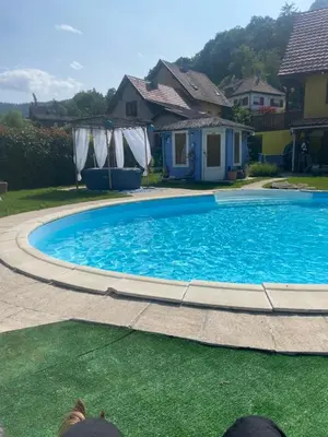 Piscine de l'établissement GÎTE AVEC PISCINE CHEZ Véro ou située à proximité