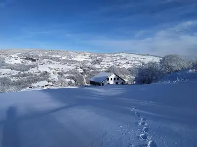 L'établissement Gîtes de Moyenmont en hiver