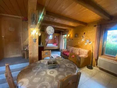 Coin salon dans l'établissement Chalet d' Annelise