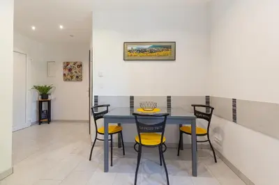 Coin salon dans l'établissement Travel Homes - L'Alsacien, près de la ville