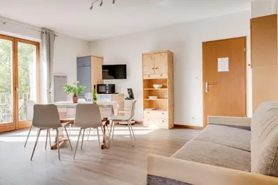 Cuisine ou kitchenette dans l'établissement SARL HARTWEG Les Amandiers