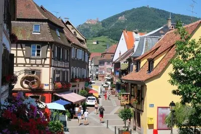 Vue générale sur la montagne ou vue sur la montagne depuis l'hôtel