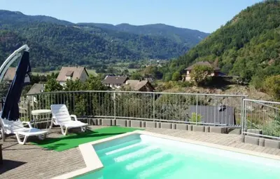 Vue générale sur la montagne ou vue sur la montagne depuis la maison de vacances