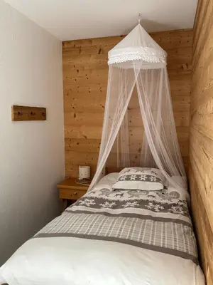 Un ou plusieurs lits dans un hébergement de l'établissement Maison La Devinière - sauna et spa compris accessibles toute l'année