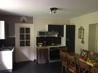 Cuisine ou kitchenette dans l'établissement Gites les Grandes Gouttes