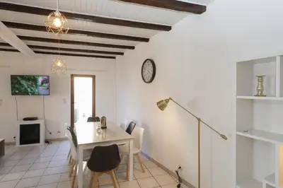 Plan de l'établissement Maison centre ville Colmar Jacuzzi Jardin et climatisation