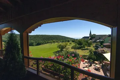 Vue générale sur la montagne ou vue sur la montagne depuis l'hôtel