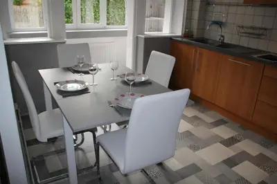 Cuisine ou kitchenette dans l'établissement Appartement T3 très calme - Le Bartholdi - Centre de Colmar