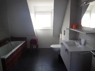 Salle de bains dans l'établissement Les Gîtes de la tour, appartement 