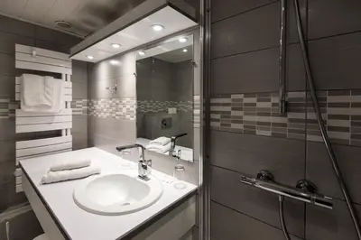 Salle de bains dans l'établissement Hôtel Restaurant Beysang