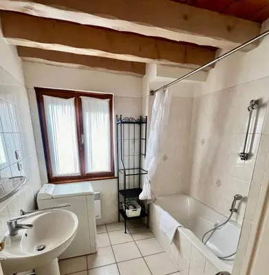 Salle de bains dans l'établissement La Cour Zaepffel