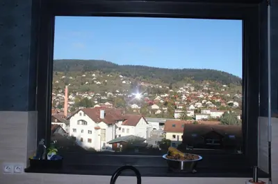 Vue générale sur la montagne ou vue sur la montagne depuis le chalet