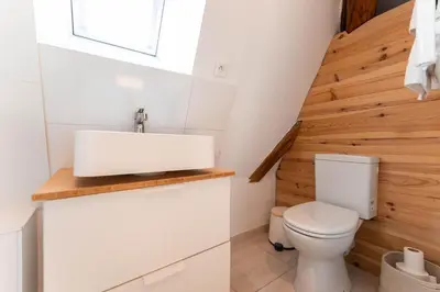 Salle de bains dans l'établissement Colmar Historic Center - BELLE ALSACE - Studio Duplex 6 - BookingAlsace