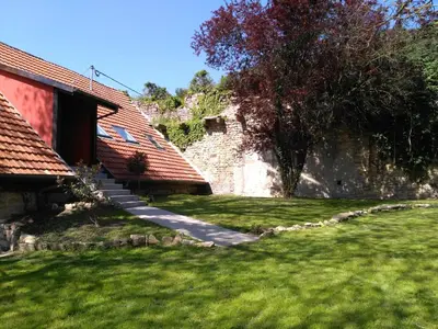 Jardin de l'établissement Joli gîte F2 indépendant avec jardin privé