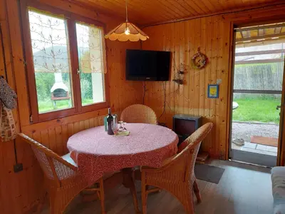 Télévision ou salle de divertissement dans l'établissement Chalet with Garden in Lotharingen