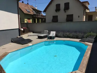 Piscine de l'établissement L'ESCALE SELESTADIENNE ou située à proximité
