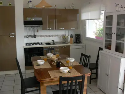 Cuisine ou kitchenette dans l'établissement Gîte la Sapinière