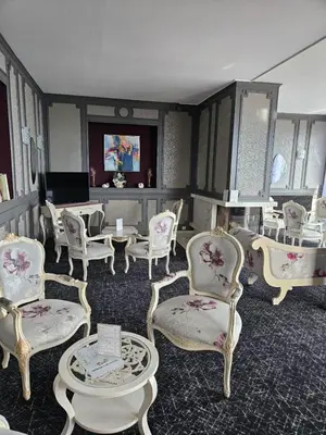 Télévision ou salle de divertissement dans l'établissement Alexain Hotel Restaurant & Wellness - Colmar Ouest