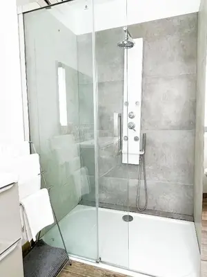 Salle de bains dans l'établissement Le 13 - 3min de Colmar Centre