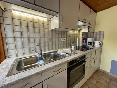 Cuisine ou kitchenette dans l'établissement Apartment Résidence jaune et rose-4 by Interhome