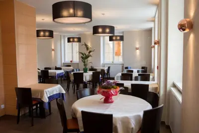 Restaurant ou autre lieu de restauration dans l'établissement Le Soleil d'Or