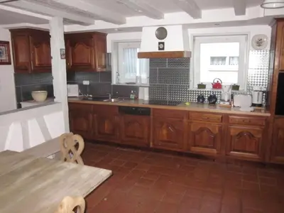 Cuisine ou kitchenette dans l'établissement Gîte Marcel et Marianne jardin et parking privatifs